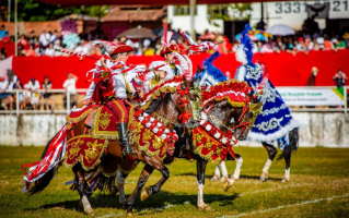 Pirenópolis celebra a tradição com a Festa do Divino Espírito Santo e Cavalhadas; veja a programação